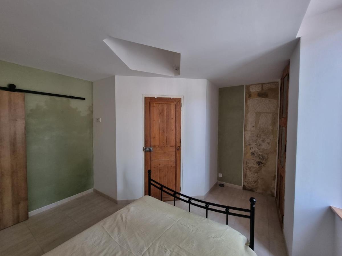 Dans Maison De Maitre, Appartement Independant. Montfrin Exterior foto