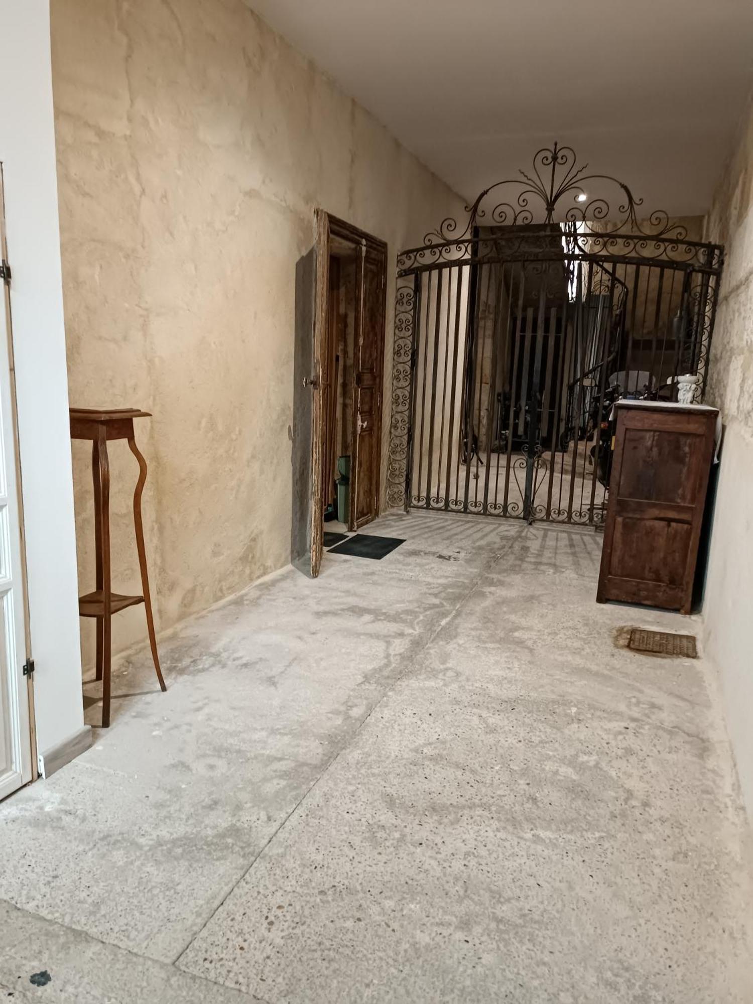 Dans Maison De Maitre, Appartement Independant. Montfrin Exterior foto